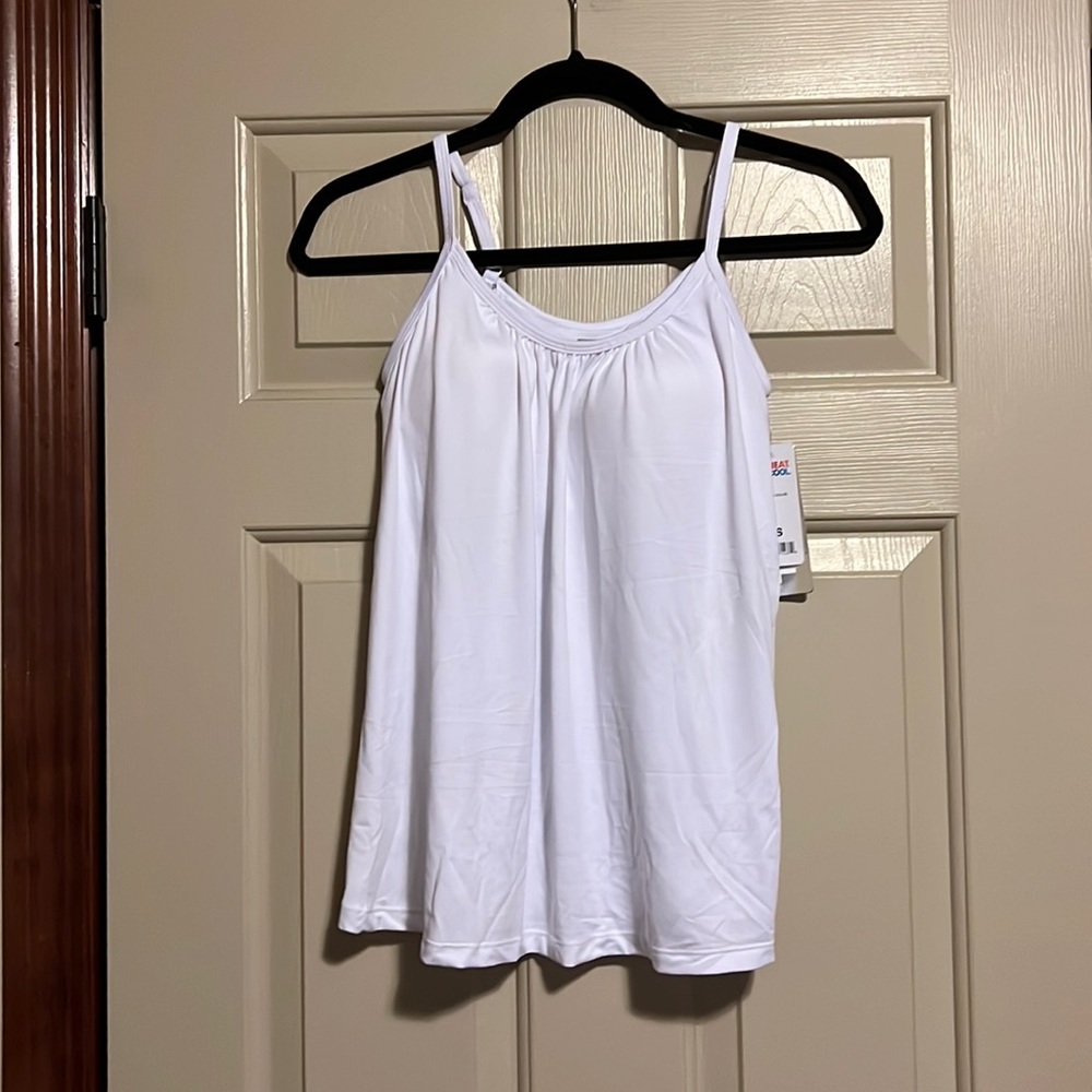 BNWT 32 degrees built in bra top tank size XS